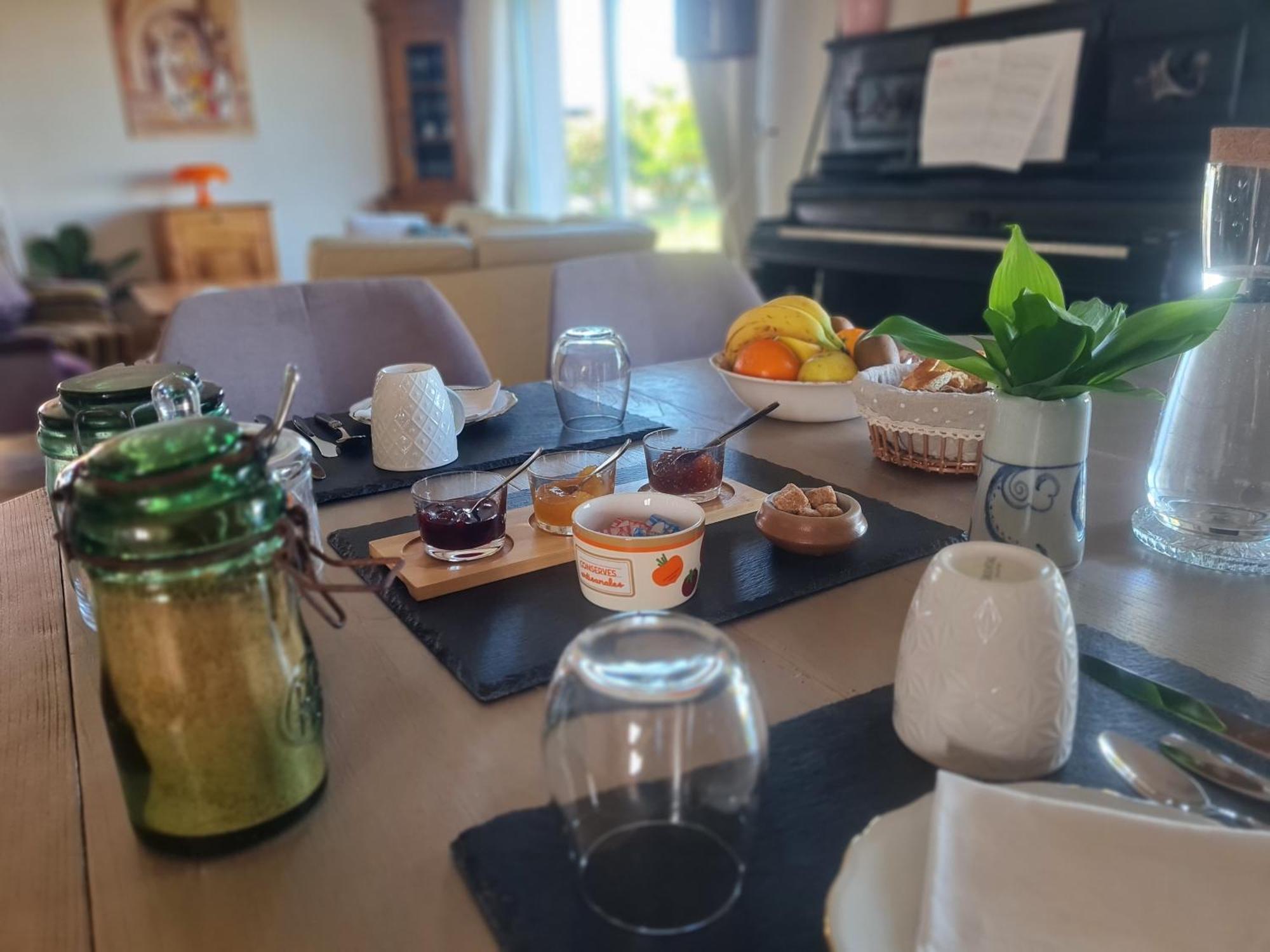 Entre Loire Et Vignobles Bed & Breakfast Lire Exterior photo